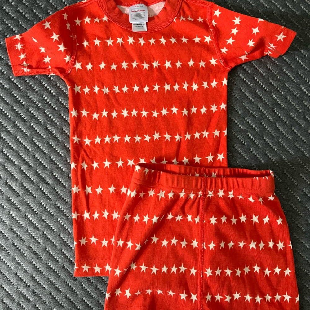 Hanna Andersson Red Star Pajama Set